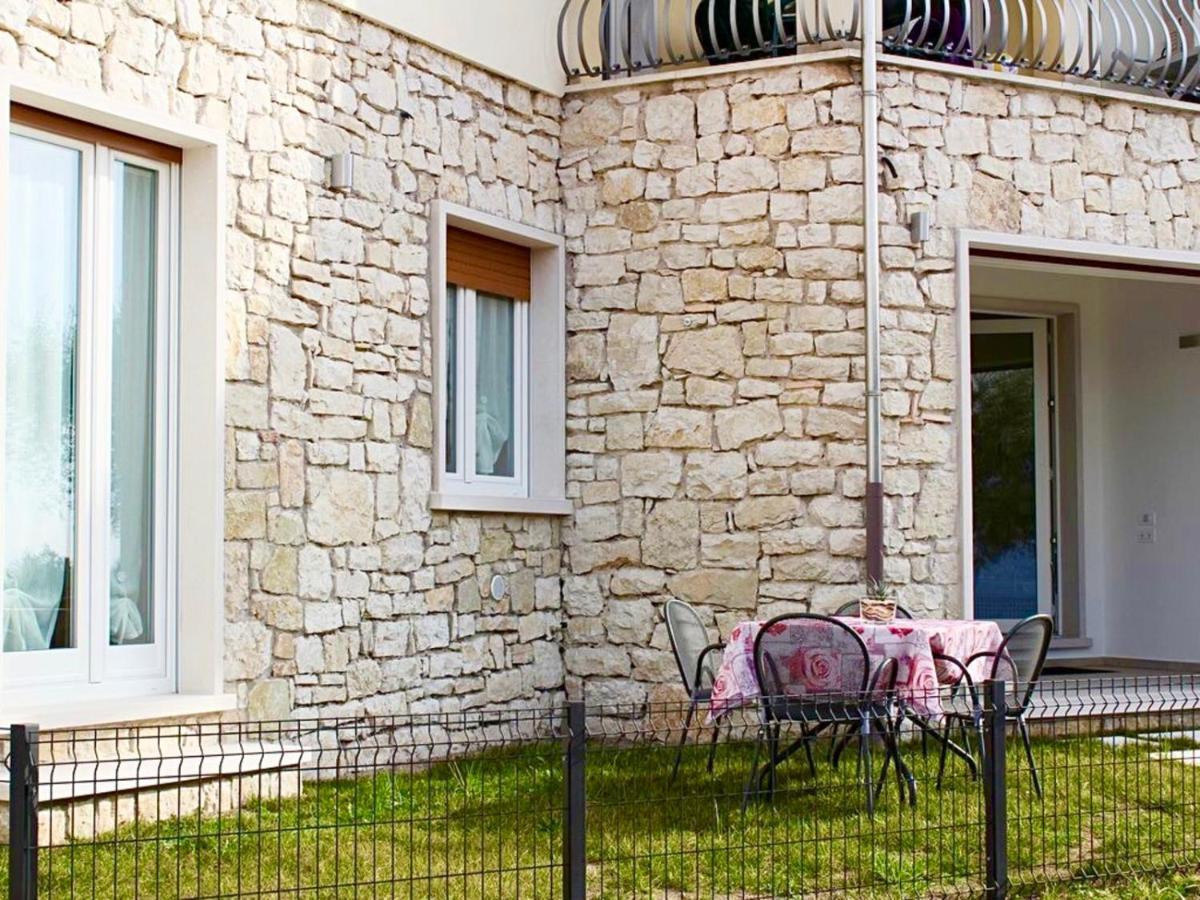 Cosy Torri Apartments Torri Del Benaco Exterior foto