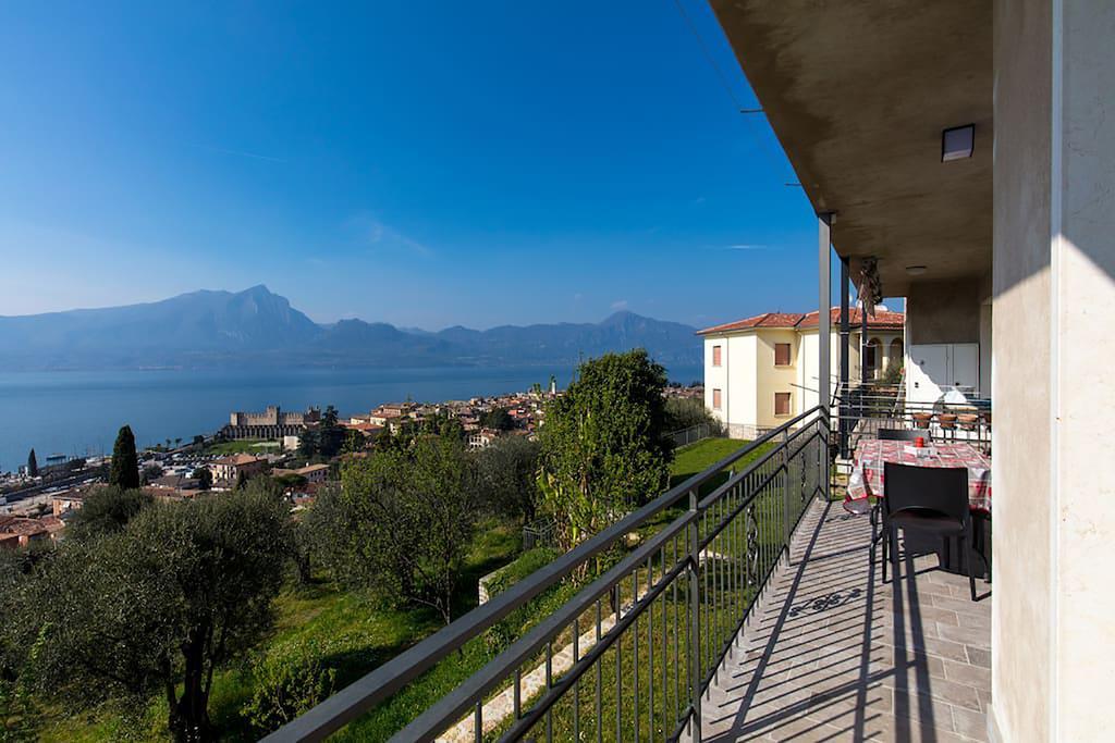 Cosy Torri Apartments Torri Del Benaco Exterior foto