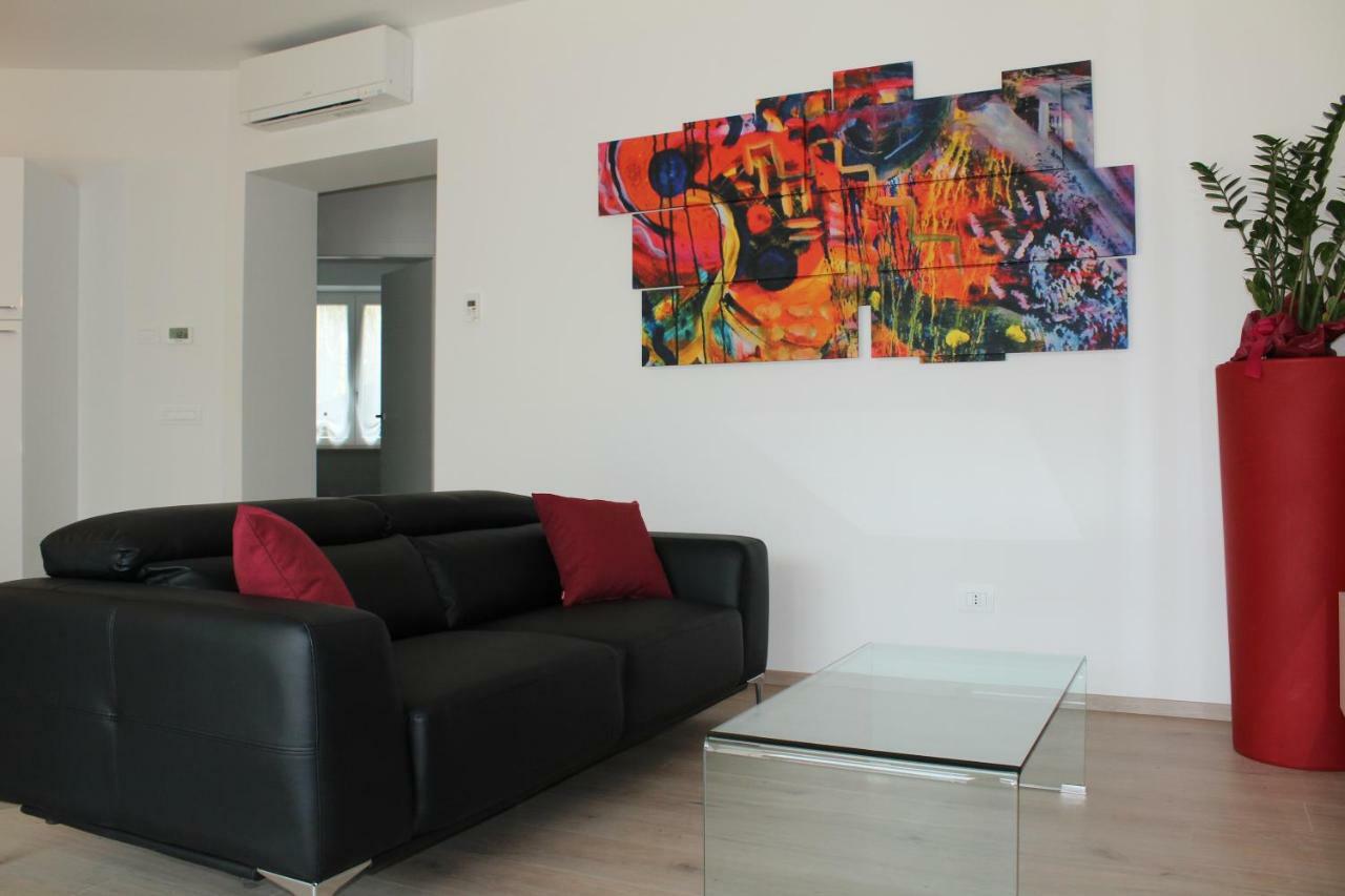 Cosy Torri Apartments Torri Del Benaco Exterior foto